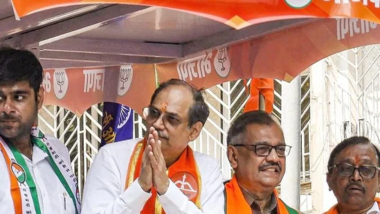 Parag Alavani with BJP party leaders